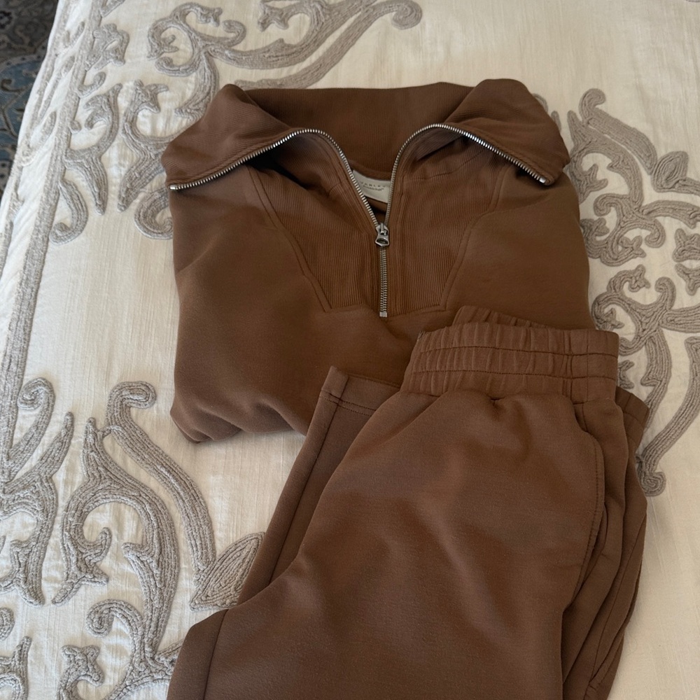 Varley Catherine half zip and  matching sweatpants